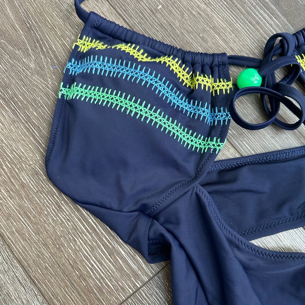 [•AERIE•] embroidered once piece swimsuit - Picture 4 of 5